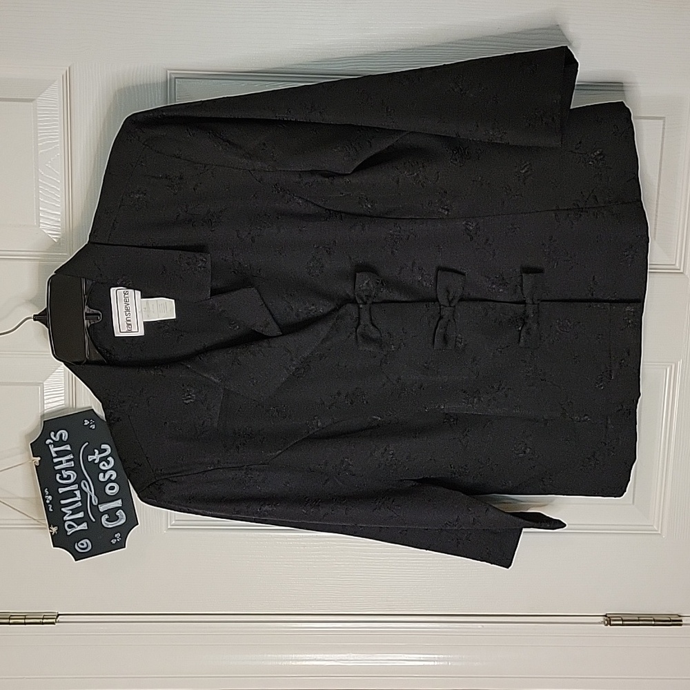 Karin Stevens Jacket 14 Black Bows Floral